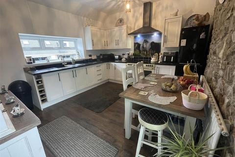 Farm for sale, Heol Dinefwr, Foelgastell, Llanelli