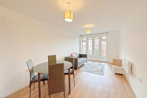 2 bedroom flat for sale, Schoolgate Drive, Morden SM4