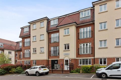 2 bedroom flat for sale, Schoolgate Drive, Morden SM4