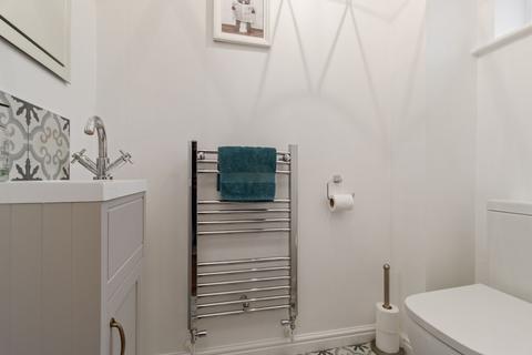 18 Ashford Drive, Appleton, Warrington, WA4 5GG