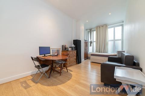 Studio for sale, Hyde Park Gate, High Street Kensington, SW7