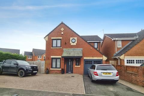 4 bedroom detached house for sale, Snowball Close, Crook