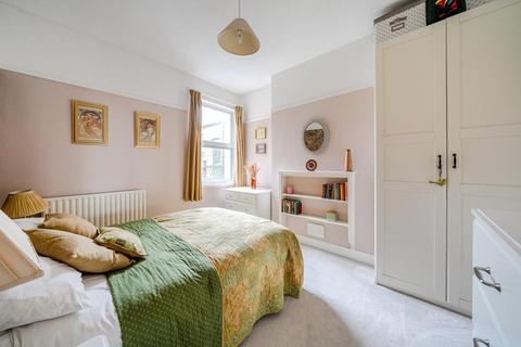 2 bedroom flat for sale, Ravenscroft Road, Beckenham