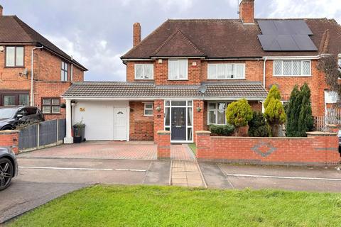 4 bedroom semi-detached house for sale, Colchester Road, Leicester LE5