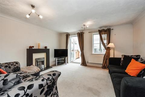 4 bedroom end of terrace house for sale, Berry Way, Andover