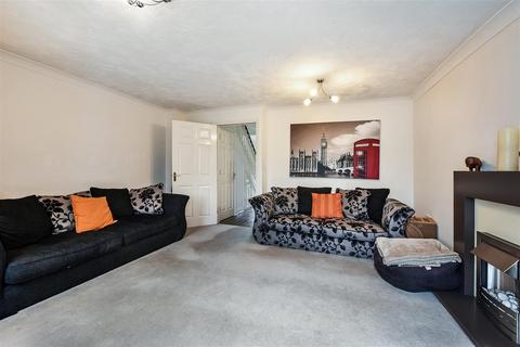 4 bedroom end of terrace house for sale, Berry Way, Andover