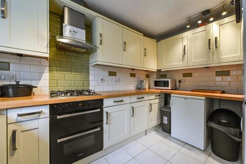 70 Berry Way, Andover, SP10 3XS