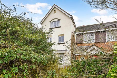 70 Berry Way, Andover, SP10 3XS