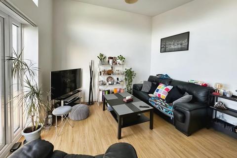 2 bedroom flat for sale, Eccles Fold, Eccles, Manchester, M30 0NT