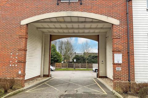 2 bedroom ground floor flat for sale, Hevingham Drive, Chadwell Heath, Romford, Essex