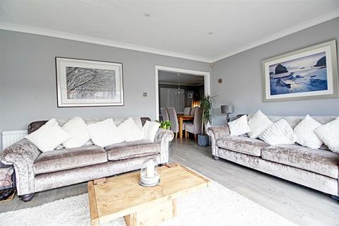 17 Hyde Lane, Bovingdon, Hemel Hempstead, HP3 0EG