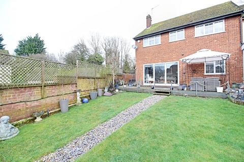 17 Hyde Lane, Bovingdon, Hemel Hempstead, HP3 0EG