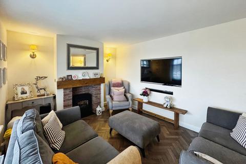 16 The Meadows, Cimla, Neath, SA11 3XF
