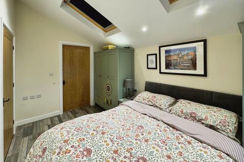 16 The Meadows, Cimla, Neath, SA11 3XF