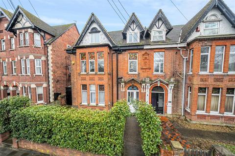 6 bedroom semi-detached house for sale, Clapham Road, Bedford