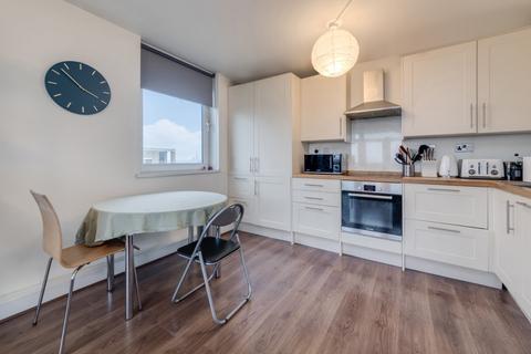 2 bedroom flat for sale, Rye Hill Park, London