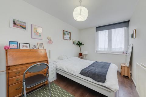 2 bedroom flat for sale, Rye Hill Park, London