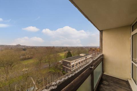 2 bedroom flat for sale, Rye Hill Park, London