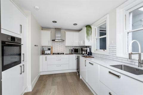 Flat B, 7 Cavendish Place, Brighton, BN1 2HS
