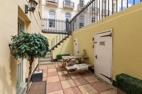 Flat B, 7 Cavendish Place, Brighton, BN1 2HS