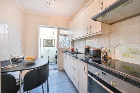 3 bedroom semi-detached house for sale, Tavistock Avenue, Perivale, UB6