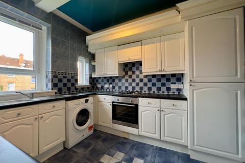 3 bedroom flat to rent, Bertram Street, Shawlands, Glasgow, G41