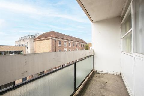 1 bedroom flat for sale, Peterborough Road, London SW6