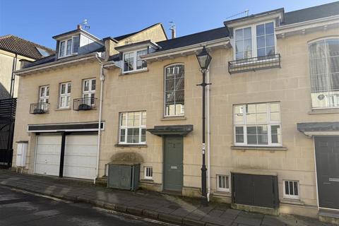 3 bedroom house to rent, Circus Mews, Bath BA1