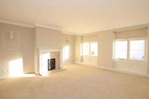 3 bedroom house to rent, Circus Mews, Bath BA1