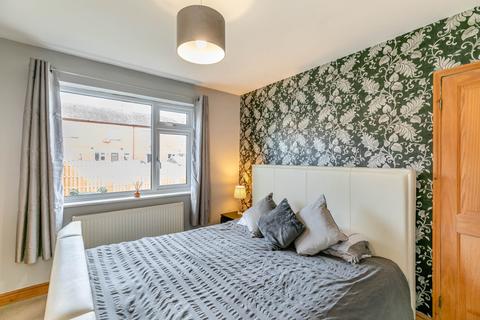 111 Dean Park Drive, Drighlington, Bradford, BD11 1AW