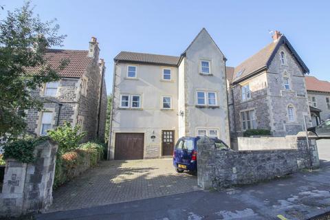 Town Location*Dual Occupancy*Home & Income*Total of 6 Bedrooms*Updating Required*
