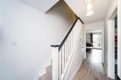 35b Heaton Close, London, E4 6UF