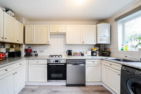 35b Heaton Close, London, E4 6UF