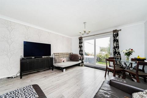 35b Heaton Close, London, E4 6UF