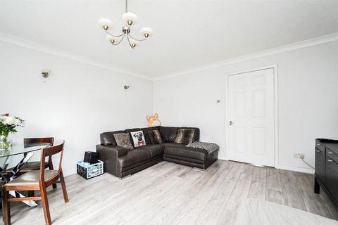 35b Heaton Close, London, E4 6UF