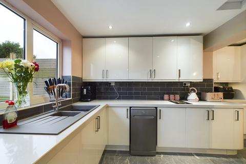 3 Oak Close, Yate, Bristol, BS37 5TN
