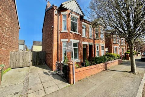 33 Balmoral Drive, Denton, Manchester, M34 2JT