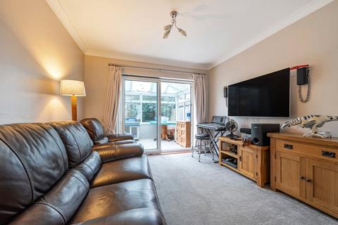 8 Barn End, Marshfield, Chippenham, SN14 8PE