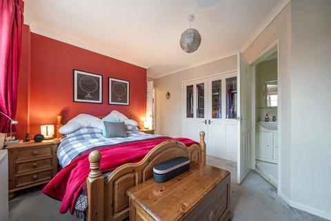 8 Barn End, Marshfield, Chippenham, SN14 8PE