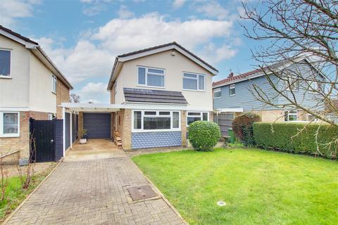63 Ashton Close, Needingworth, St Ives, PE27 4UA