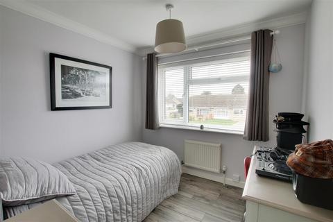 63 Ashton Close, Needingworth, St Ives, PE27 4UA