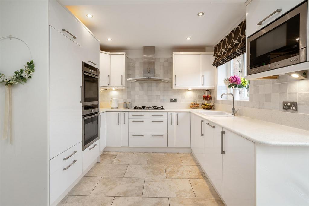 8 Buryfield Road 13.jpg