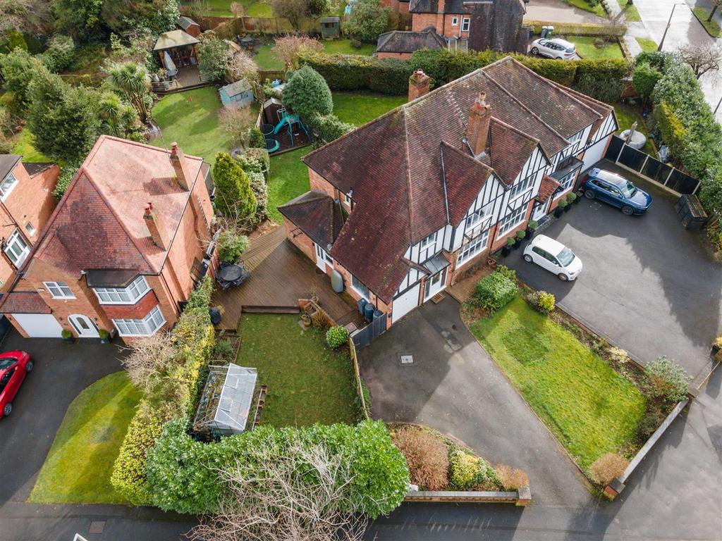 8 Buryfield Road 3.jpg
