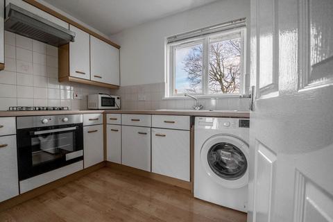 2 bedroom flat to rent, Jamieson Avenue, Stenhousemuir, FK5