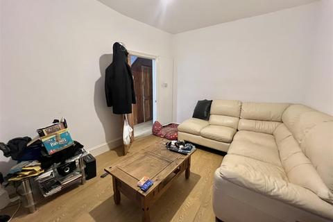 1 bedroom in a house share to rent, Salisbury Avenue, Westcliff-on-Sea