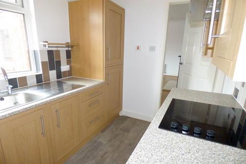 2 bedroom flat to rent, Red House Road, Hebburn