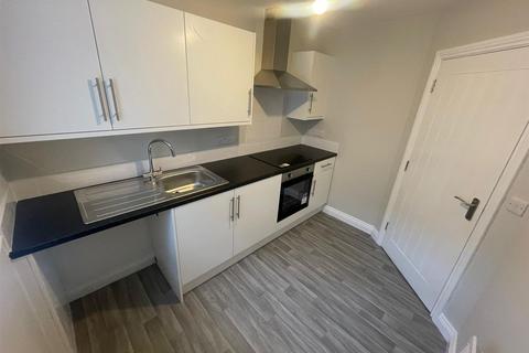 Studio to rent, Union Street, Willenhall