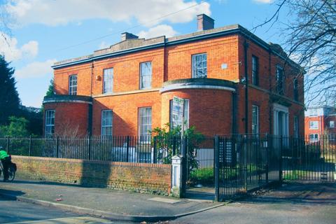 2 bedroom flat to rent, Swinton Grove, Manchester M13