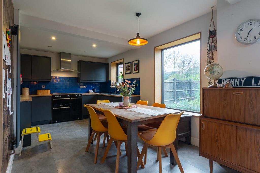 Kitchen diner family room-4.jpg