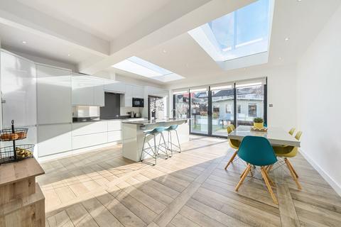 4 bedroom end of terrace house for sale, Nyon Grove, London